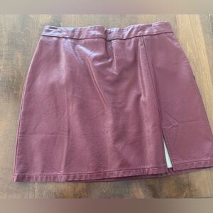 Gilli Burgundy Mini Skirt